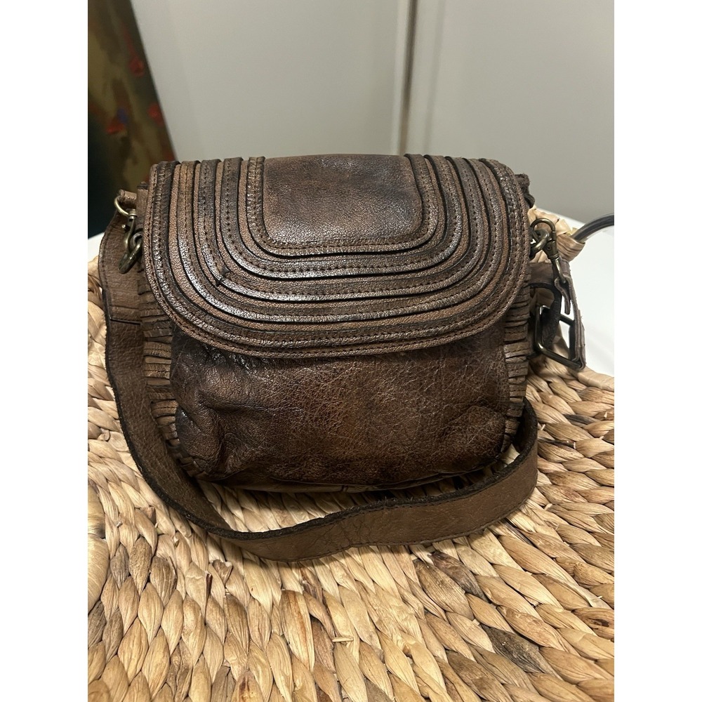 Never Mind Vintage Handmade Genuine Cowhide Leather Woman's Crossbody Bag - Picture 6 of 13